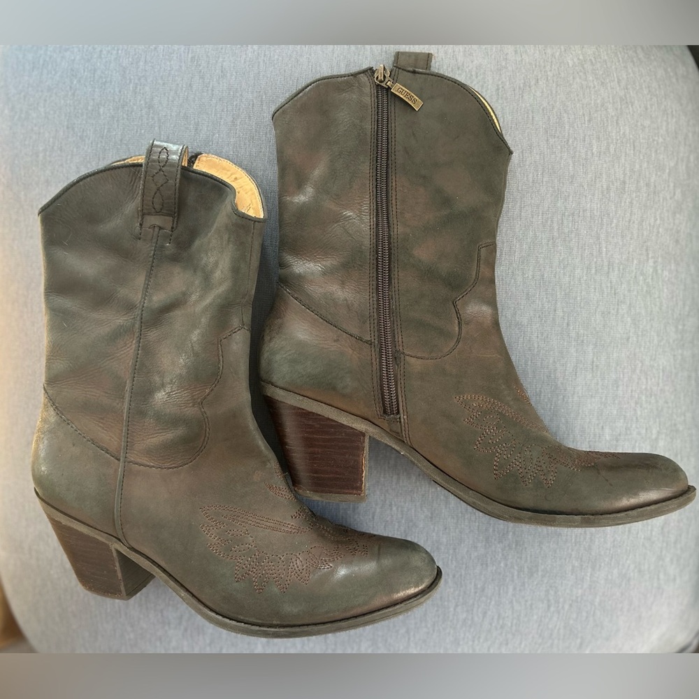 Guess Dark Brown Heeled Cowboy Boots. Zip Close. Soft Leather. Size 9.5